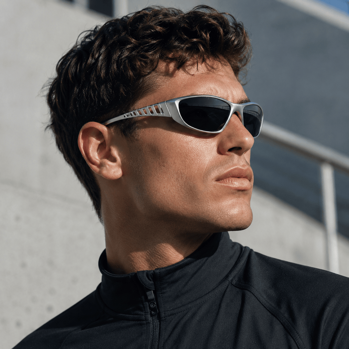 Lunettes de Soleil Sport - Enveloppante Argent & Noir